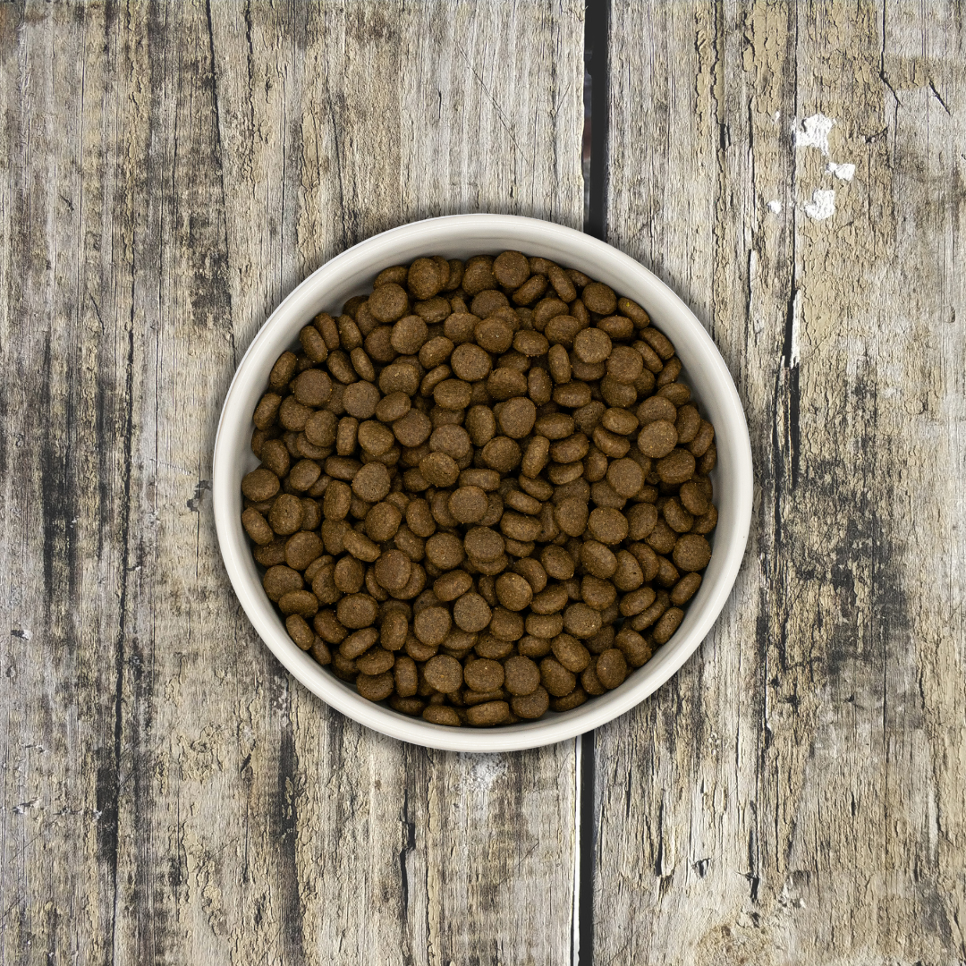 Pienso Natural para gato Pescado Blanco con caviar de arenque presentación croqueta